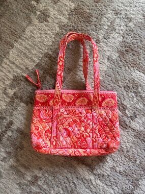 Vera Bradley Pink & Coral Paisley Quilted Tote